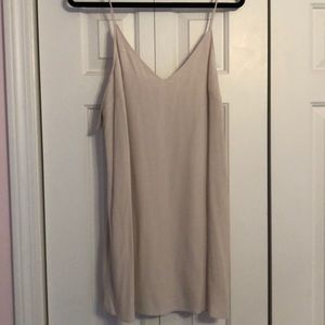 Aritzia “Vivienne” silk camisole dress. NWT! 🏷